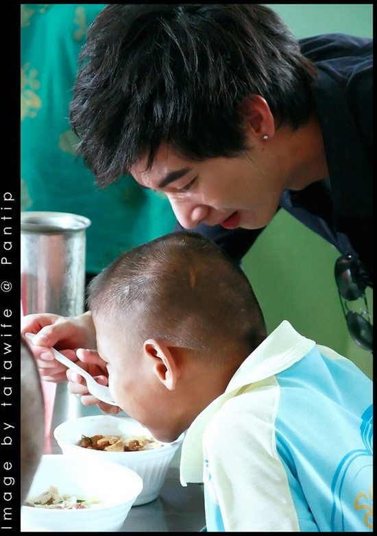 โตโน่ ทำบุญวันเกิด