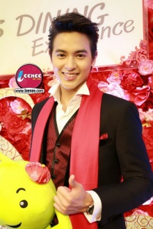 เจมส์ จิรายุ ในลุคเจ้าพ่อเซี้ยงไฮ้รับตรุษจีน หล๊อหล่อ