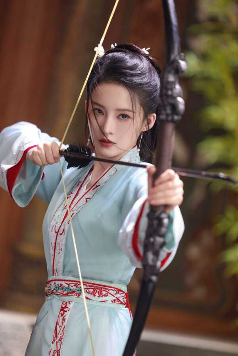 รู้จัก หลี่ชิ่น นางเอกจากซีรีส์ฟอร์มยักษ์ อริรักลิขิตใจ Fated Hearts
