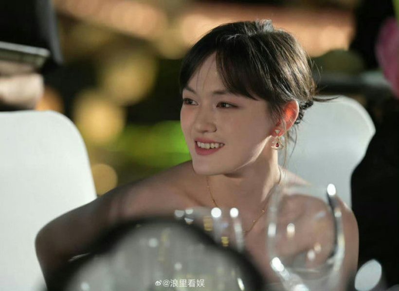 ขนลุก นางเอกดาวรุ่งโดนหนุ่มแปลกหน้าดักต้อนถึงมุมตึก!!