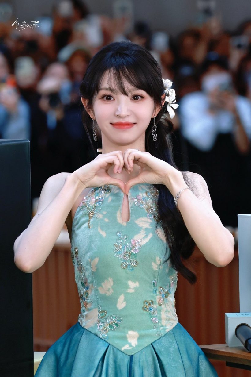 ห้างเเตกครั้งเเรก! ผู้คนนับหมื่น เเห่มาชมความสวยนางเอกสุดฮอต