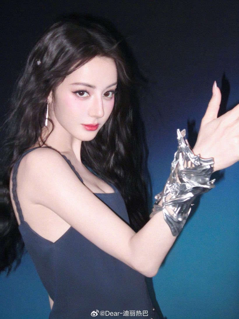 ลือสะพัด ซุปตาร์สาว โบกมือลาค่ายดัง ปิดฉาก 13 ปี