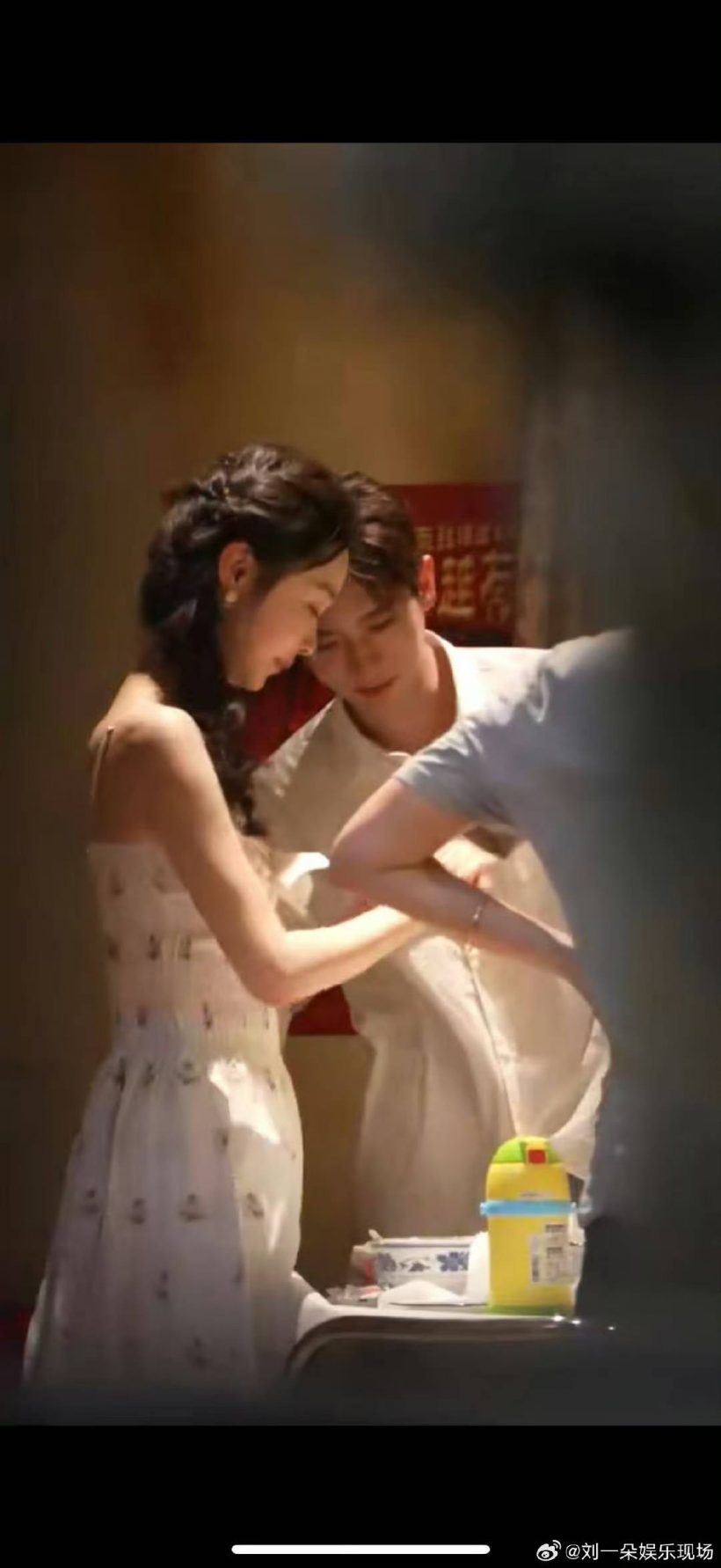โซเชียลเดือด! หลุดภาพหวานพระนางชื่อดัง เป็นมากกว่าเพื่อนร่วมงาน?