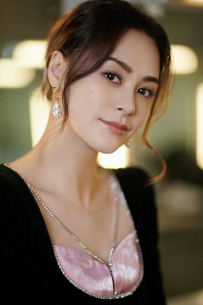 ไม่ใช่แค่เพื่อน? ซุปตาร์สาวควงทอมบอย เดินจูงมือ-หวานเจี๊ยบ!