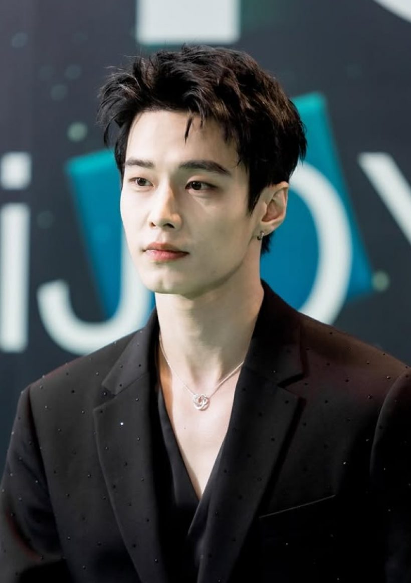 ยกนิ้วให้เลย! หนุ่มดังคนนี้ ใช้ชีวิตสมถะที่ไทย ชอบกินข้าวข้างทาง