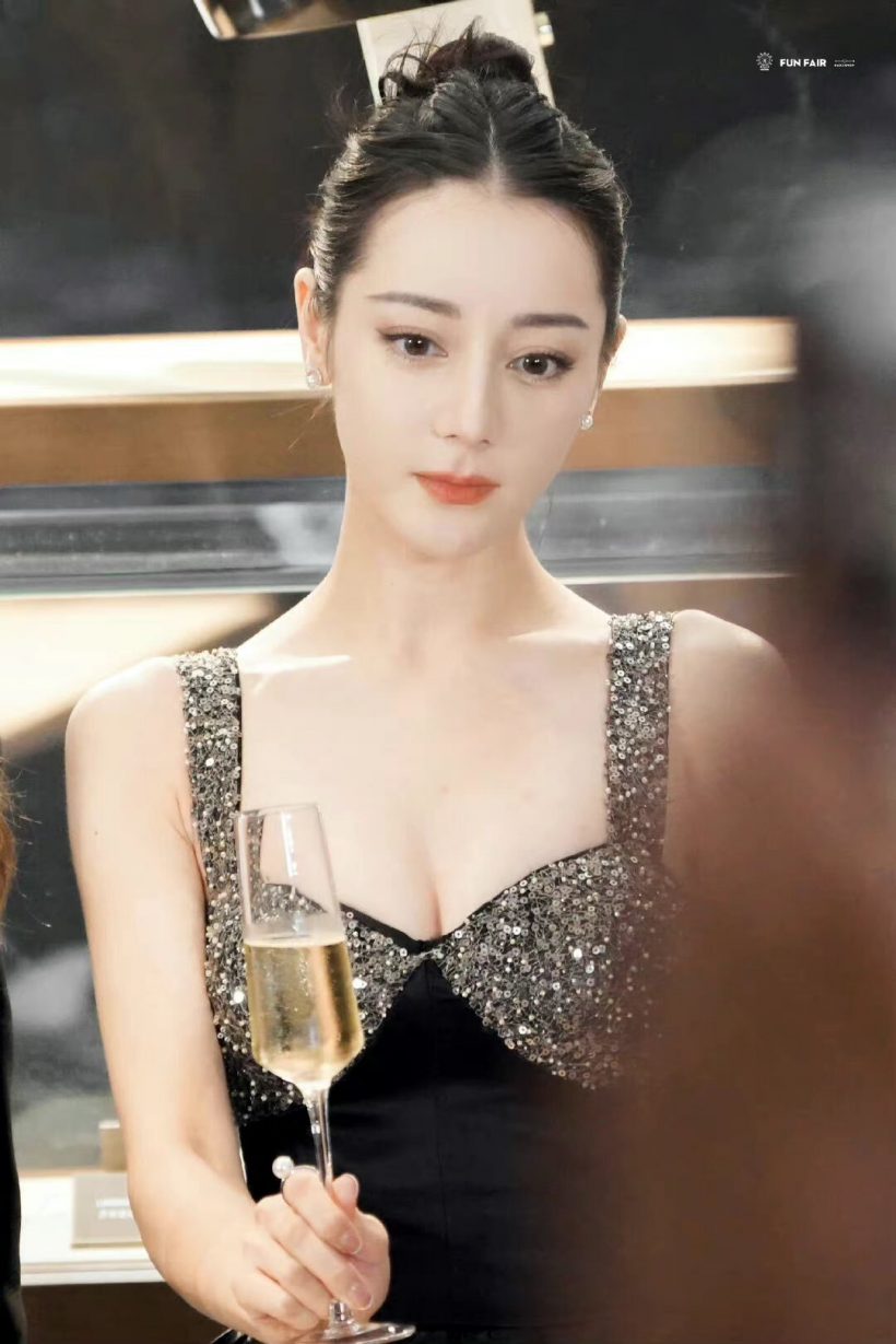 ชาวเน็ตเปิดหลักฐานชัดๆ ลือ ตี๋ลี่เร่อปา เดตพระเอกรุ่นน้อง