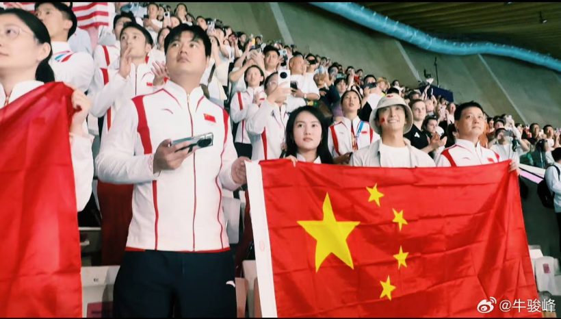 ฮือฮาพระเอกจีน บินไปเชียร์กีฬาโอลิมปิคติดขอบสนาม