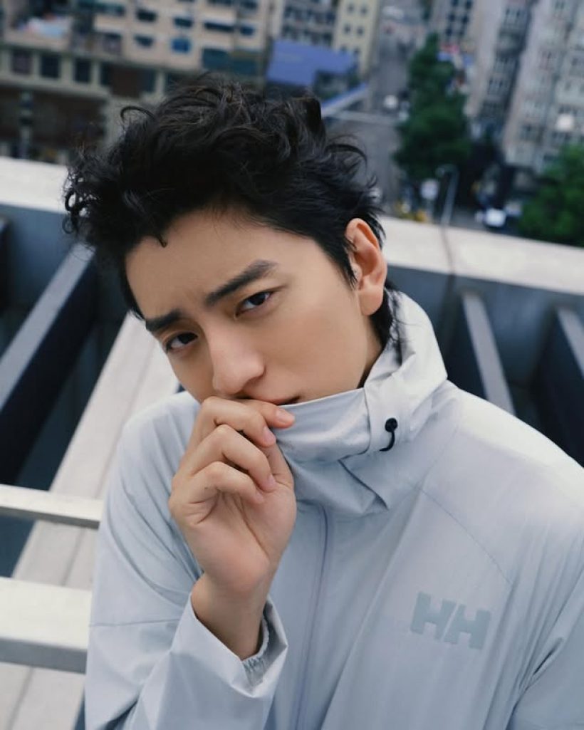หนีทหารแล้วไง!? ดาราหนุ่ม มีแฟนคนสวยเคียงข้างไม่ห่าง!