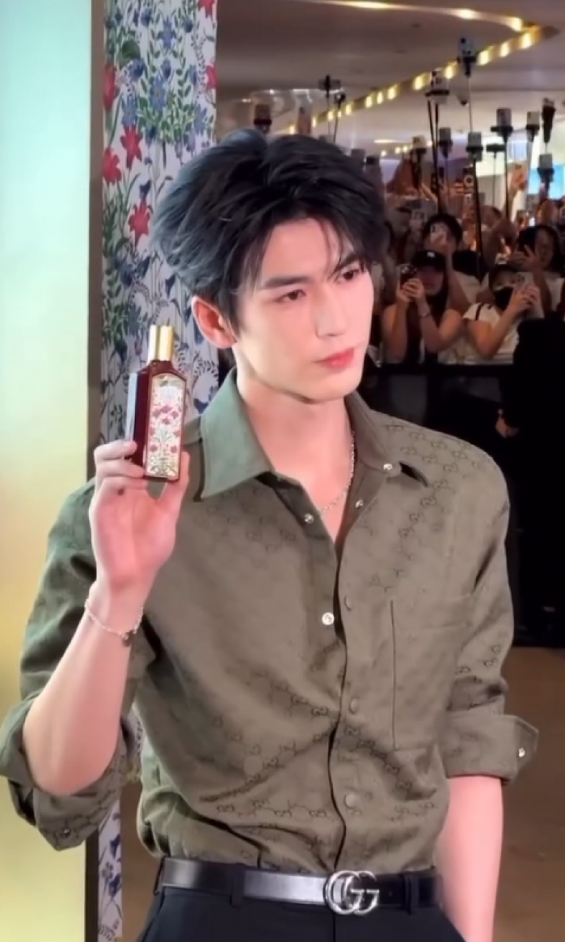 อึ้ง! ซุปตาร์หนุ่มออกอีเวนท์ล่าสุด ทำห้างเเตกคนเเห่มุงเต็มทุกชั้น