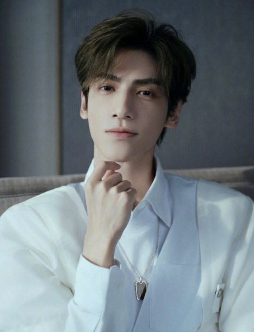 เผยภาพหลุด พระนางดัง เดินสวีทหวานฉ่ำ ทำโซเชียลแตก