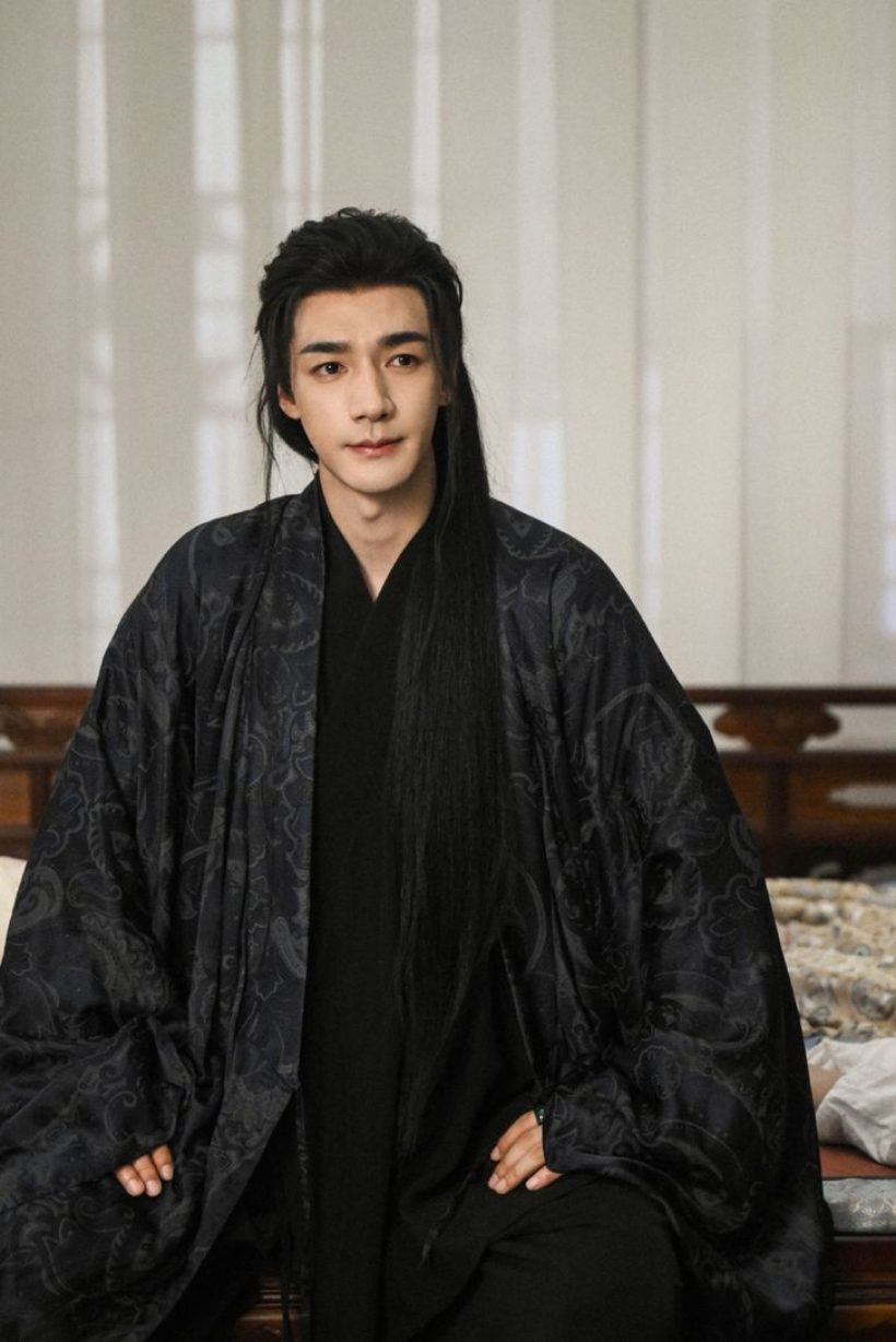 เปิดอายุจริง พระเอกดาวรุ่ง โดนวิจารณ์หน้าเเก่เกินวัย