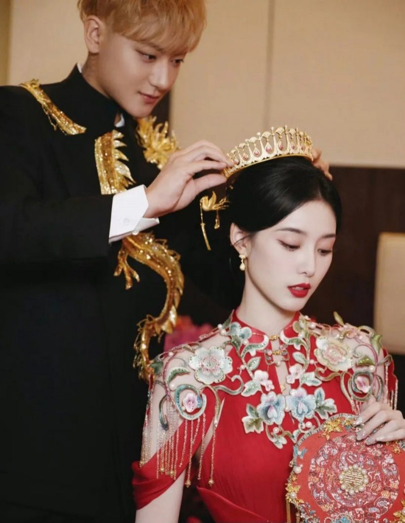อลังการ! หวงจื่อเทา เซอร์ไพรส์เเฟนสาว มอบเครื่องประดับมูลค่าอึ้ง