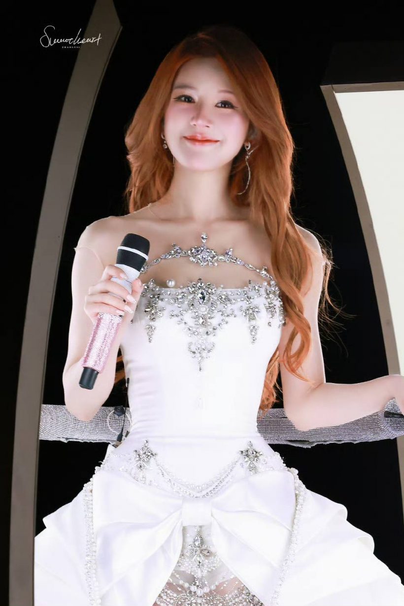 เก็บตกบรรยากาศมีตติ้ง จ้าวลู่ซือ เฉิดฉายหวนสู่วงการอีกครั้ง