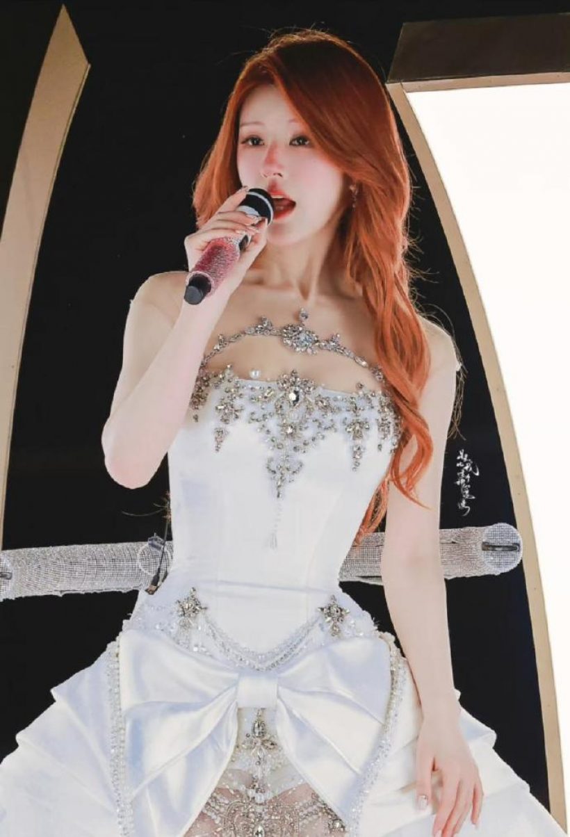 เก็บตกบรรยากาศมีตติ้ง จ้าวลู่ซือ เฉิดฉายหวนสู่วงการอีกครั้ง