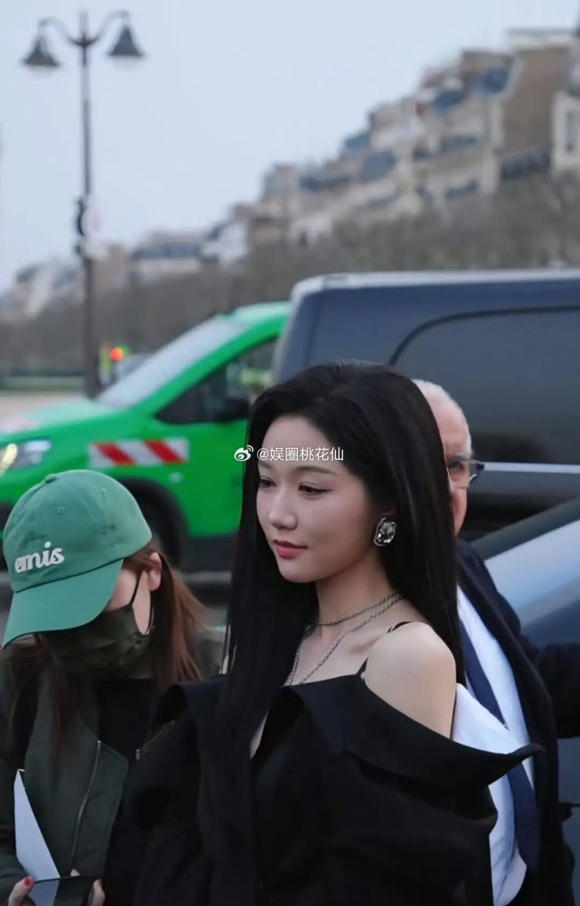 ชาวเน็ตจับโป๊ะ! นางเอกซีรีส์ดัง เจอแฉไม่มีบัตรเชิญไปเเฟชั่นวีค