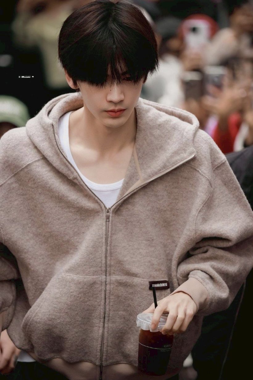 โซเชียลเเทบเเตก! เเชร์กันสนั่นภาพหน้าสด จางหลิงเฮ่อ