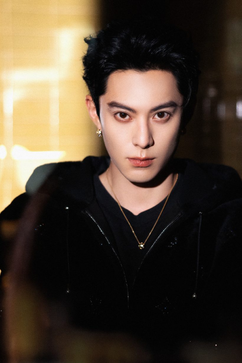 โซเชียลจีนเดือด ขุดวีรกรรม หวังเฮ่อตี้ เเต่ละอันเด็ดๆทั้งนั้น