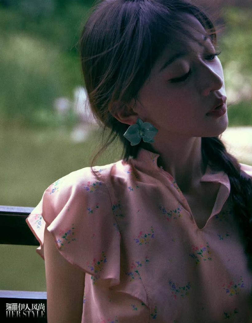 นางเอกสาว เผยความงามเหนือกาลเวลาบนปกนิตยสาร