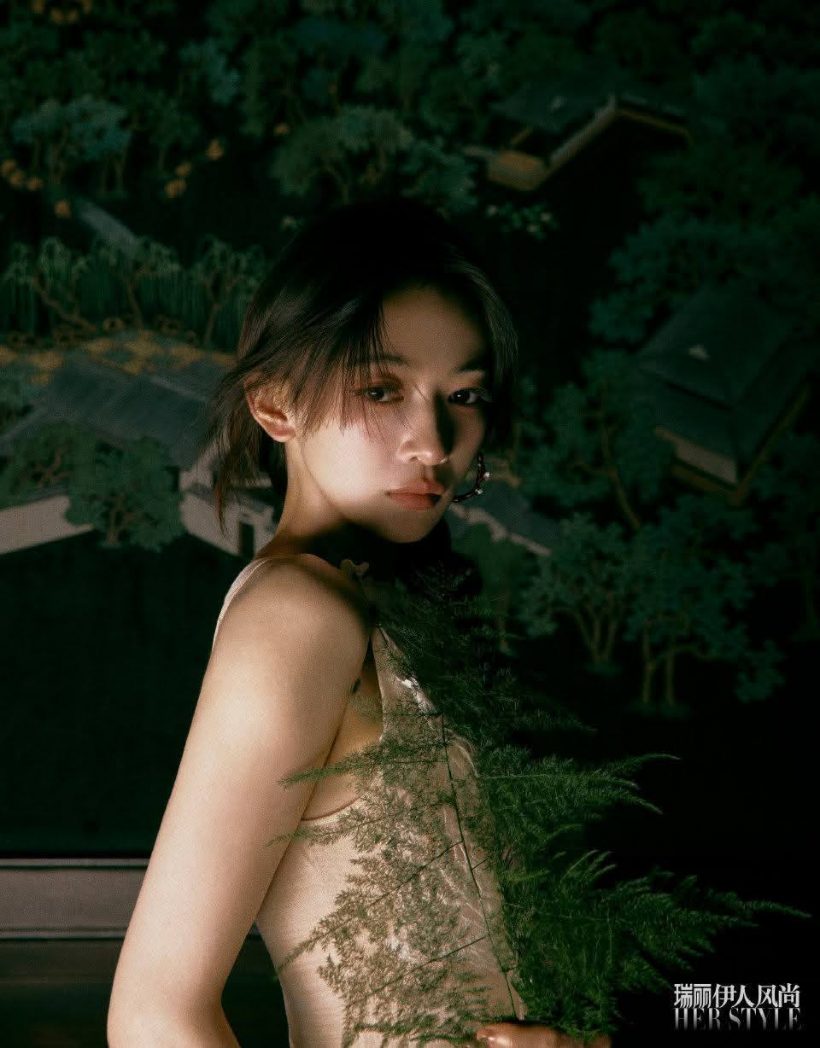 นางเอกสาว เผยความงามเหนือกาลเวลาบนปกนิตยสาร