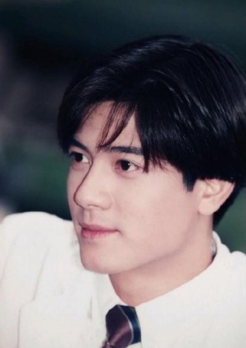 เปิดภาพในตำนานอดีตพระเอกดัง ความหล่อพุ่งสาวกรี๊ดทั้งเอเชีย