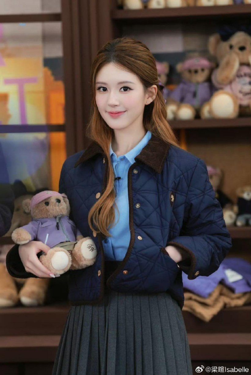 มัดรวมภาพ จ้าวลู่ซือ ออกงานครั้งแรกหลังเจอมรสุมใหญ่