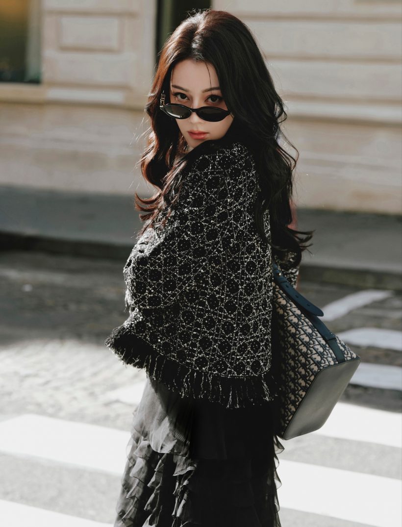 ไทม์ไลน์แตก! ส่องคอมเมนต์ชาวจีนหลัง ‘ตี๋ลี่เร่อปา’ ปล่อยลุค Dior ล่าสุด