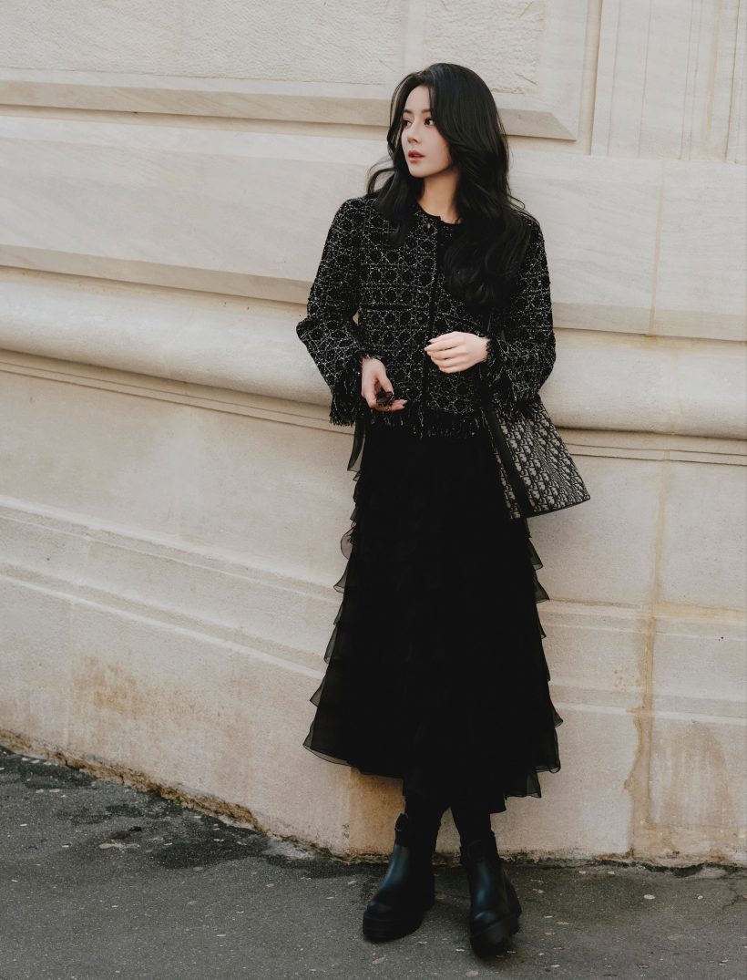 ไทม์ไลน์แตก! ส่องคอมเมนต์ชาวจีนหลัง ‘ตี๋ลี่เร่อปา’ ปล่อยลุค Dior ล่าสุด