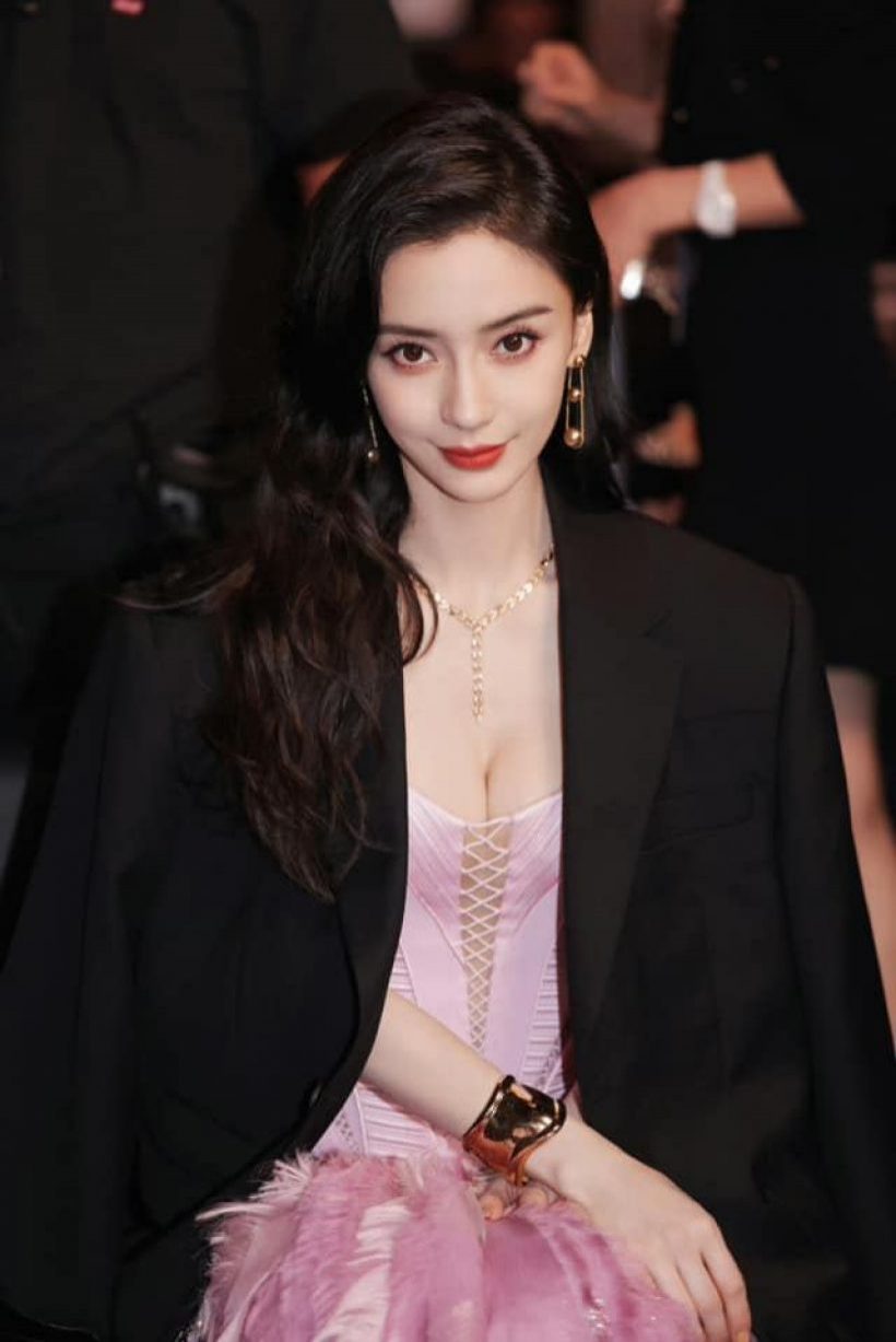 ซูมสดๆ ไม่รีทัช!ซุปตาร์สาว หน้าเปลี่ยนไปจนจำแทบไม่ได้?!