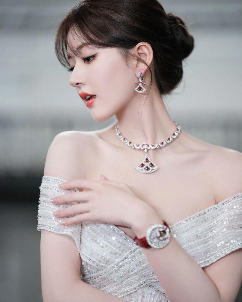 สวยจริงหรือศัลยกรรม? จ้าวลู่ซือ ตอบชัด ไม่แคร์ดราม่า