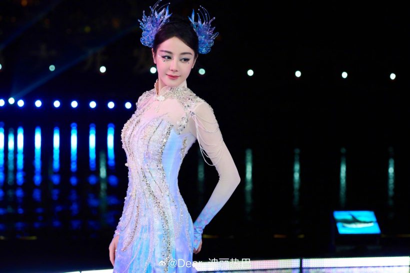 ใครเเต่งหน้าให้ตี๋ลี่เร่อปา? ลุคนี้ติดเทรนด์ร้อนเเรงในโซเชียล