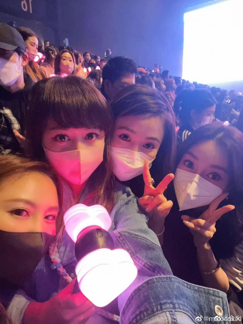 ซุปตาร์สาวประกาศเป็นบลิ๊งค์ แชะภาพร่วมเฟรมBLACKPINKสวยกินกันไม่ลง