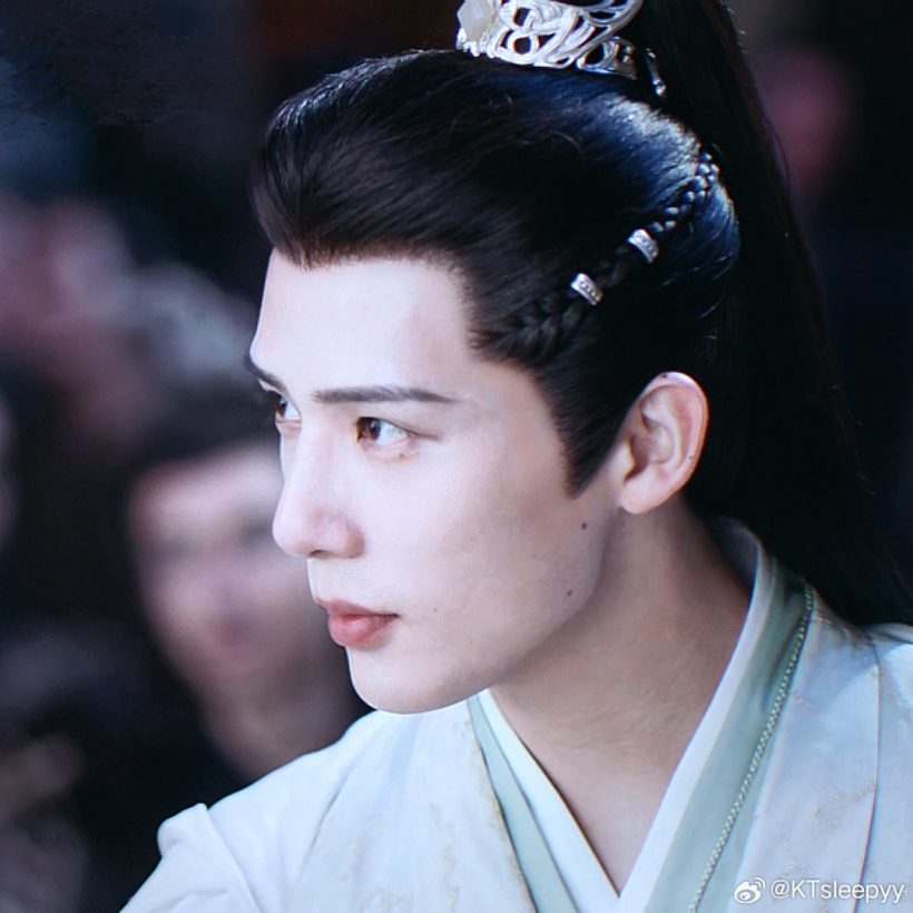 พระเอกดังลบคำครหา โดนชาวเน็ตวิจารณ์ไม่หล่อ ใส่ชุดจีนเเล้วไม่เหมาะ