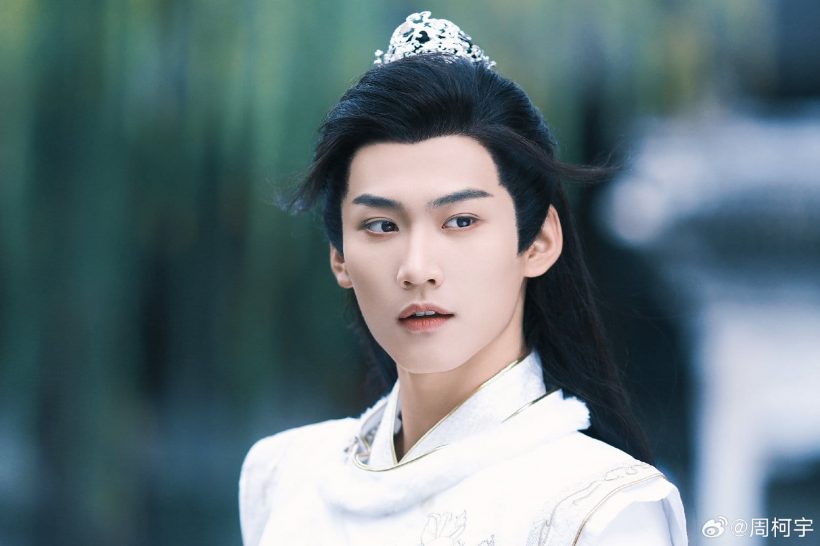 ละมุนใจ เปิดภาพพระเอกดัง โจวเค่ออวี่ ใส่ชุดจีนโบราณหล่อก็ได้สวยก็ได้