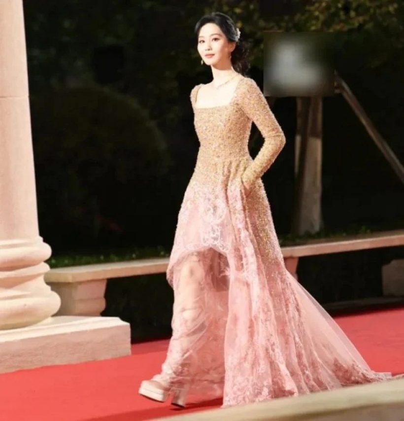 ชาวเน็ตรุมจับพิรุธ! นางเอกดัง รักสะดุดเลิกสามี