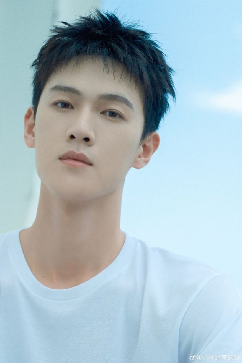 ส่อง 10 พระเอกเเถวหน้า โดนชาวเน็ตวิจารณ์ไม่หล่อ!