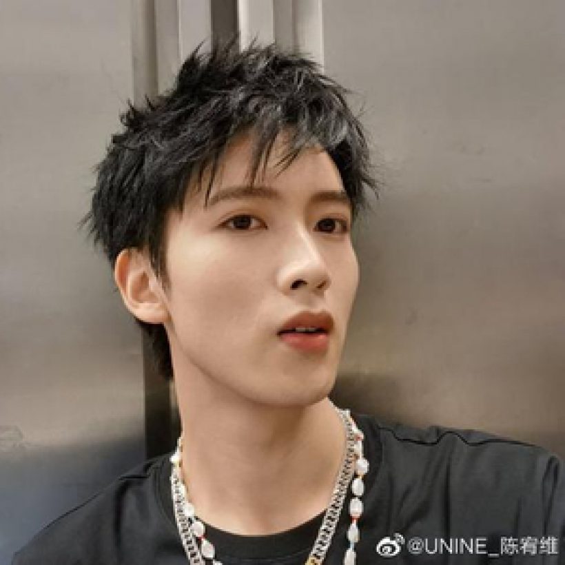 ชัดเจนเเจ่มเเจ้ง จับโป๊ะ! พระเอกดาวรุ่งจีนกับสาวปริศนาคนใหม่