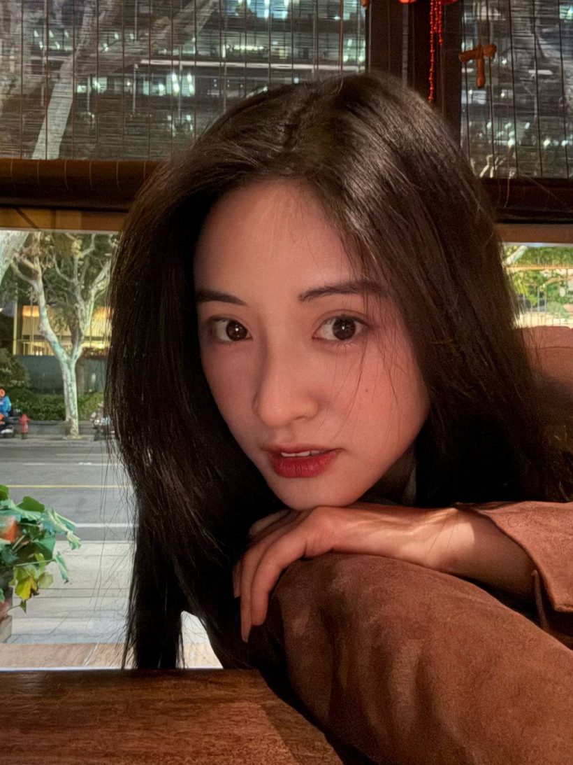 เอ็นดูยัยน้อง! อยู่ดีๆ ก็โดนยัดเยียดบท "ขี้เมา" ทั้งที่เจ้าตัวแค่ลงรูปต้นคริสต์มาส