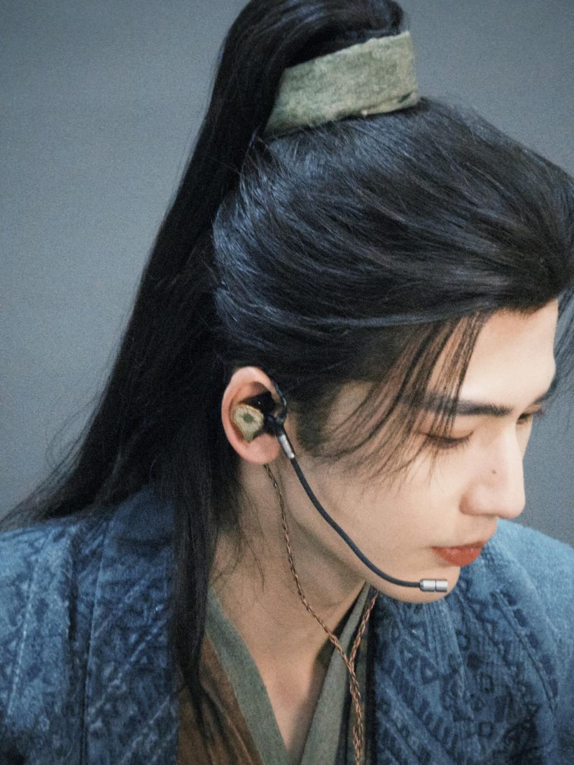 พระเอกล่าหยกคือใคร?รู้จักจางหลิงเฮ่อ ผู้จีนสุดหล่อออร่าเจิด!