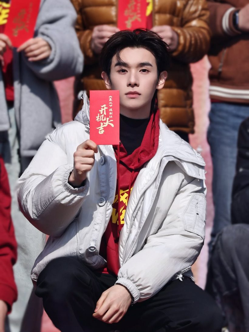 รู้จัก นาย กรชิต นักแสดงไทย1เดียวในซีรีส์ "ล่าหยก"