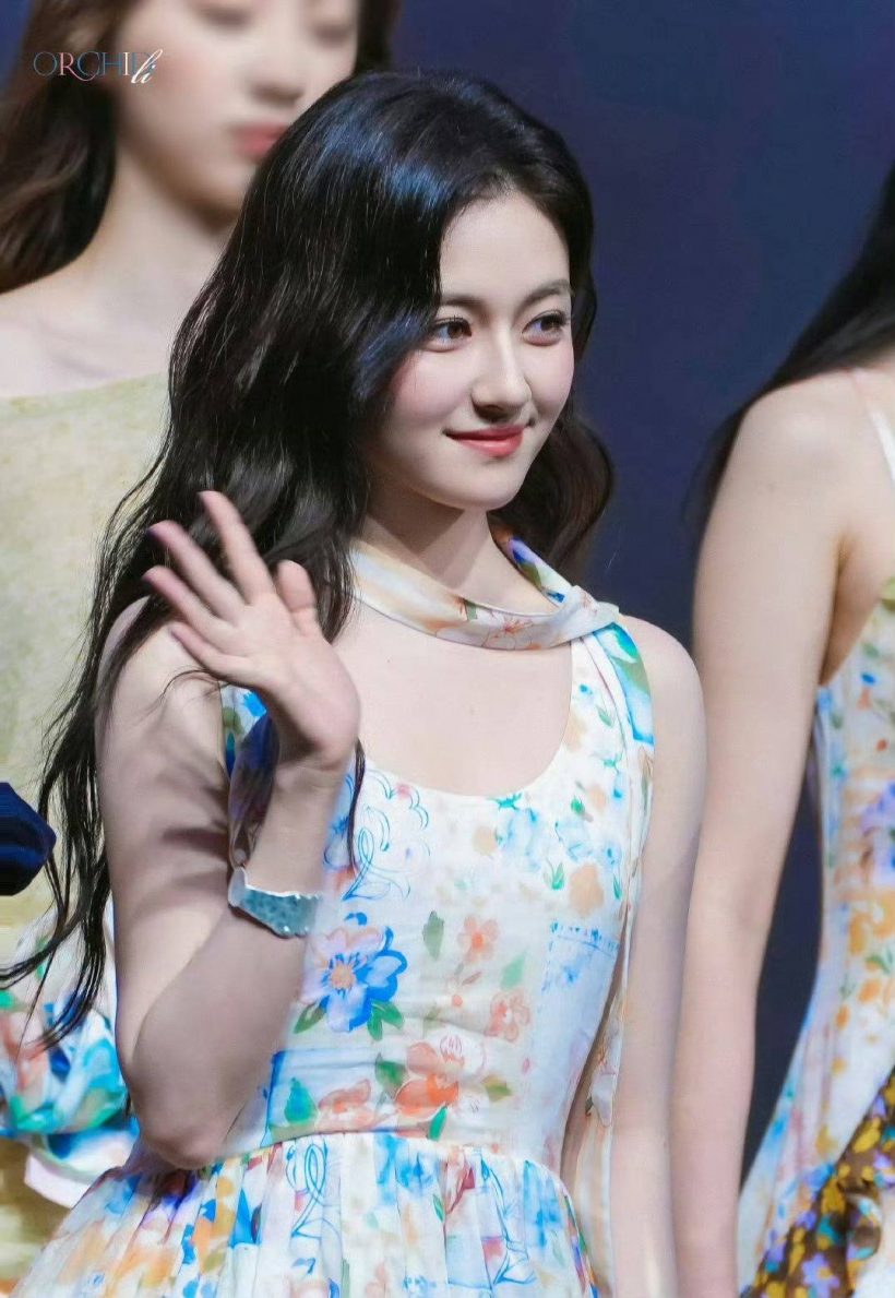 นางเอดาวรุ่งโดนวิจารณ์รูปร่างๆ หุ่นอวบ จนชาวเน็ตเสียงเเตก!