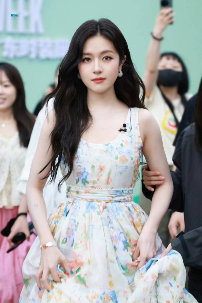 นางเอดาวรุ่งโดนวิจารณ์รูปร่างๆ หุ่นอวบ จนชาวเน็ตเสียงเเตก!