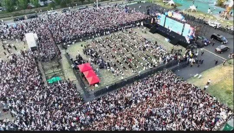 พระเอกดาวรุ่งสร้างปรากฎการณ์ครั้งใหญ่ อีเวนต์ล่าสุดคนมาเกือบเเสน!