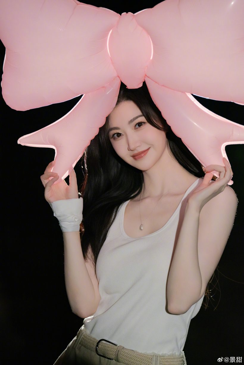 ชาวเน็ตจับโป๊ะหลักฐานเด็ด! นางเอกคนสวยเตรียมวิวาห์ฟ้าเเลบ