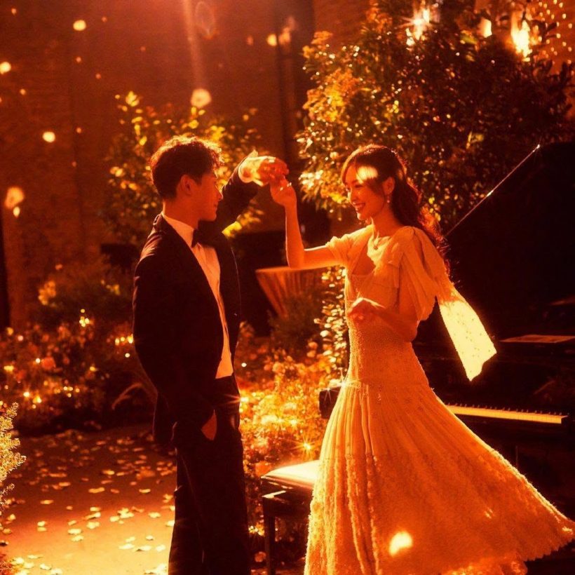 เเฟนๆใจคอไม่ดี คู่รักดัง ชีวิตคู 7 ปีส่อขาเตียงหัก!