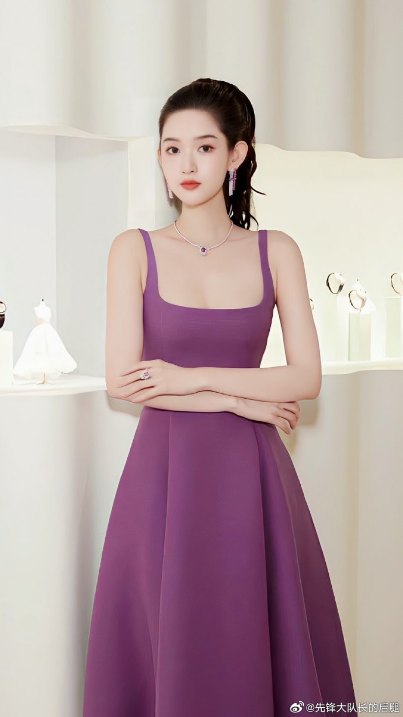 นางเอกดัง ปิดฉากรัก เลิกเเฟนรุ่นพี่อายุห่าง 10 ปี