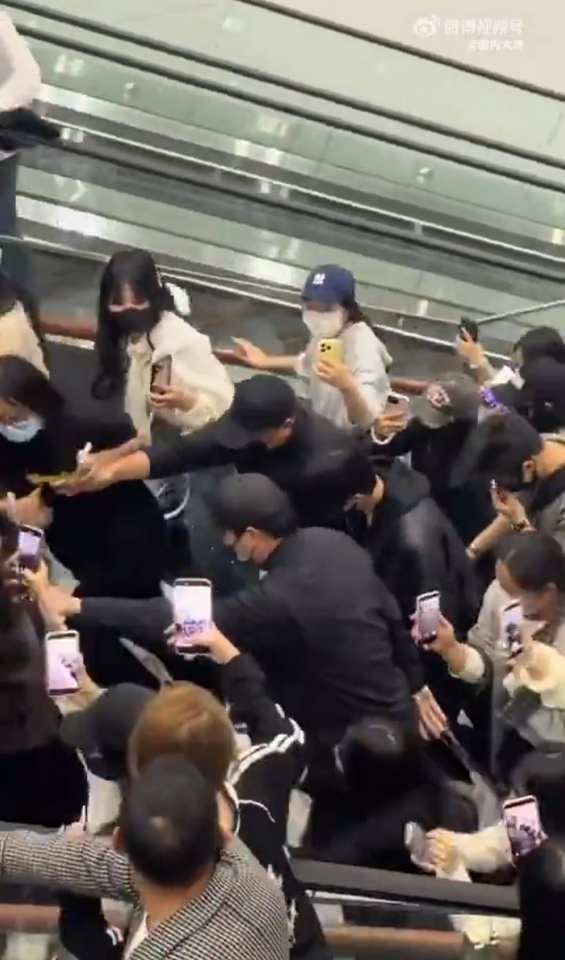 เปิดคลิปนาทีชุลมุน จางหลิงเฮ่อ ถูกฝูงซาเเซงวิ่งไล่ตาม