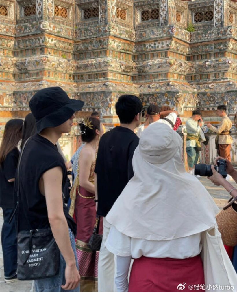    พระเอกสามีแห่งชาติโผล่เที่ยวไทย แต่งตัวชิลง่ายๆเข้ากับอากาศสุด