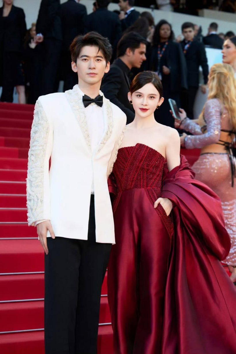 ดาราสาวเปิดตัวน้องชายกลางพรมแดงคานส์ หล่อพุ่งดันเข้าวงการ?