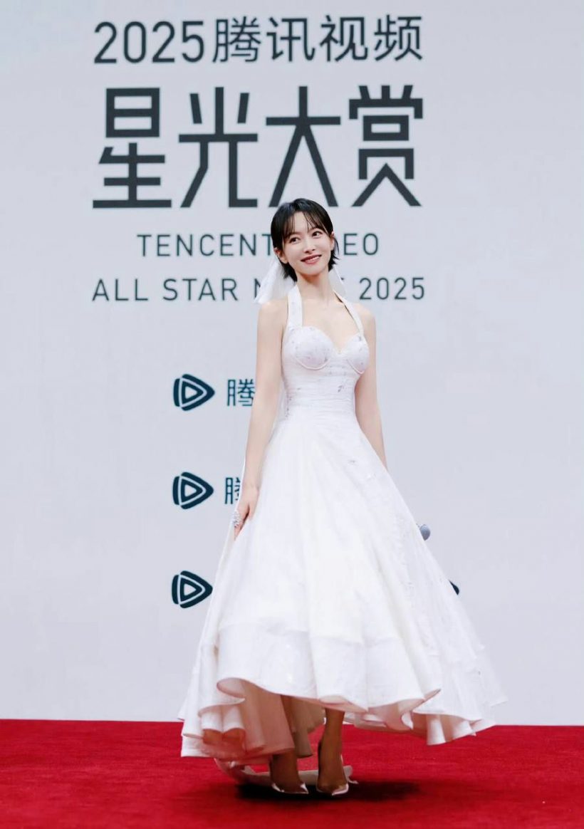 ชุดไม่ส่งคน ซุปตาร์สาว โดนวิจารณ์ยับ! เเฟชั่นพังมาก