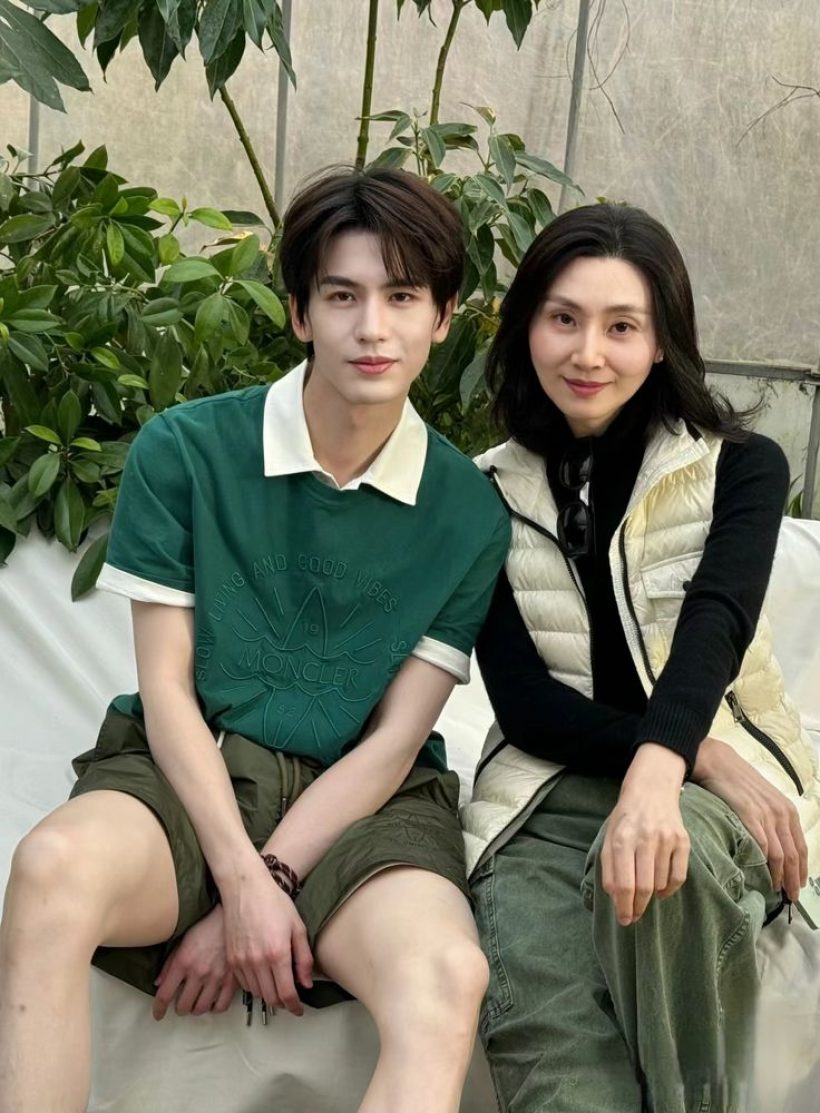 เฉลยความจริง! หญิงสาวในภาพนี้ เธอไม่ใช่เเม่ จางหลิงเฮ่อ
